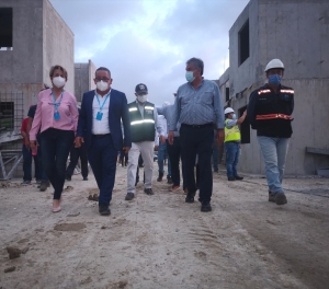 Alcalde y Ministro recorrieron plan habitacional