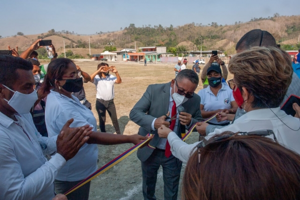 Alcalde de Atacames participó de posesión del Sindicato de Trabajadores, inauguró obra y recibió donación plantas