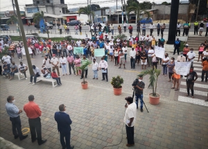 Municipalidad de Atacames brinda facilidades a dirigentes que promueven construcción de viviendas de beneficio social